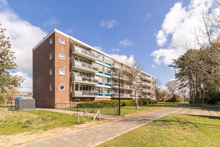 Laan van Blois 147 in Beverwijk foto
