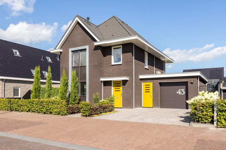 Laan van Broekhorn 43 in Heerhugowaard foto