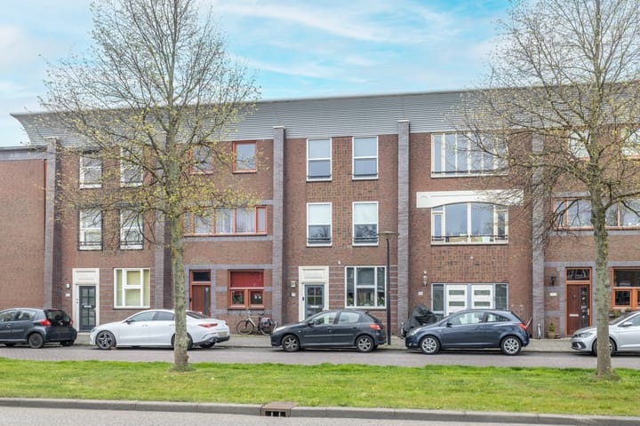 Laan van Broekpolder 118 in Beverwijk foto