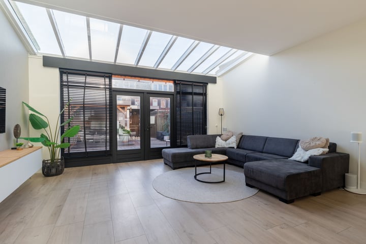 Laan van Broekpolder 144 in Beverwijk foto