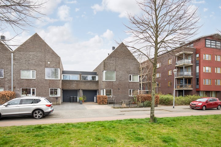 Laan van Chopin 28 in Nieuw-Vennep foto