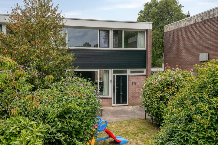 Laan van de Iemenhees 218 in Emmen foto