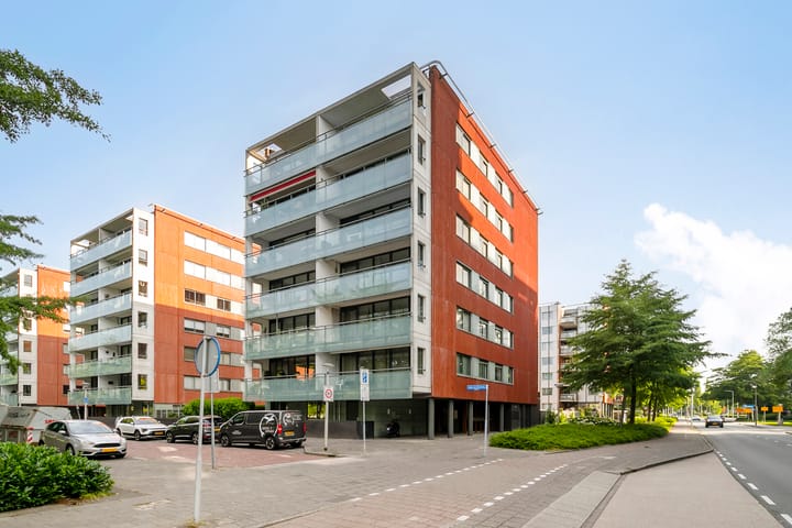 Laan van Deshima 77 in Amstelveen foto