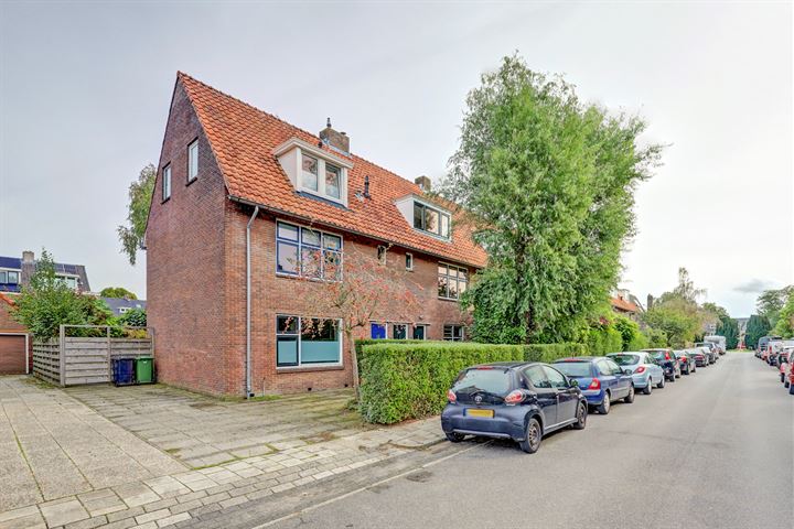 Laan van Henegouwen 20 in Zeist foto