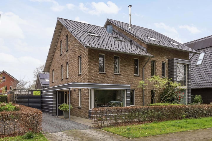 Laan van Kerschoten 82 in Apeldoorn foto