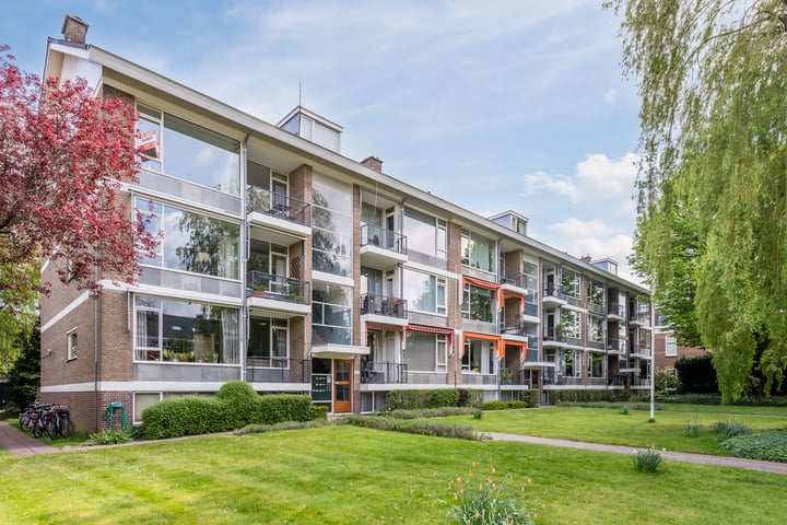 Laan van Nieuw Oosteinde 121B in Voorburg foto