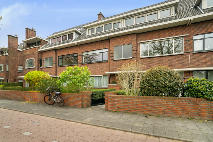 Laan van Nieuw Oosteinde 208 in Voorburg
