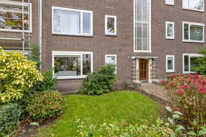 Laan van Nieuw Oosteinde 74 in Voorburg foto