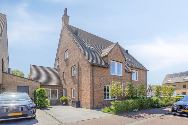 Laan van Norfolk 35 in Hoofddorp foto