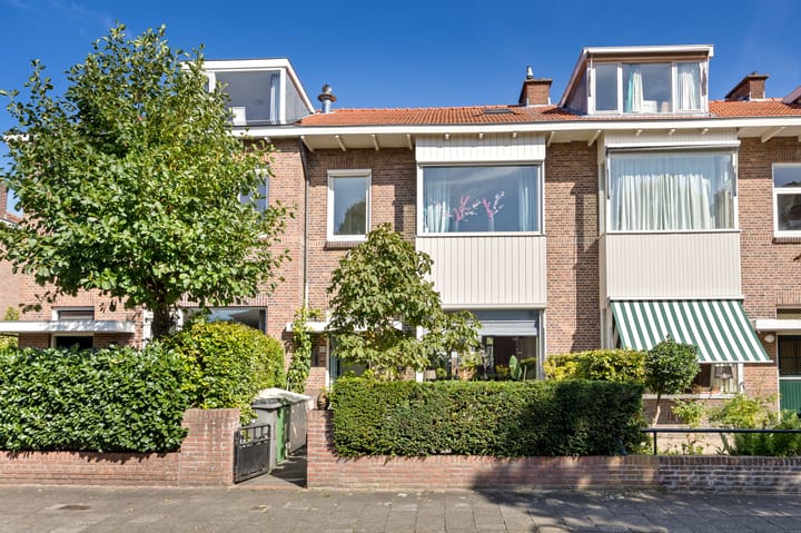 Laan van Rustenburg 10 in Voorburg foto