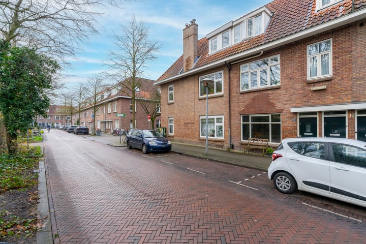 Laan van Soestbergen 11 in Utrecht foto