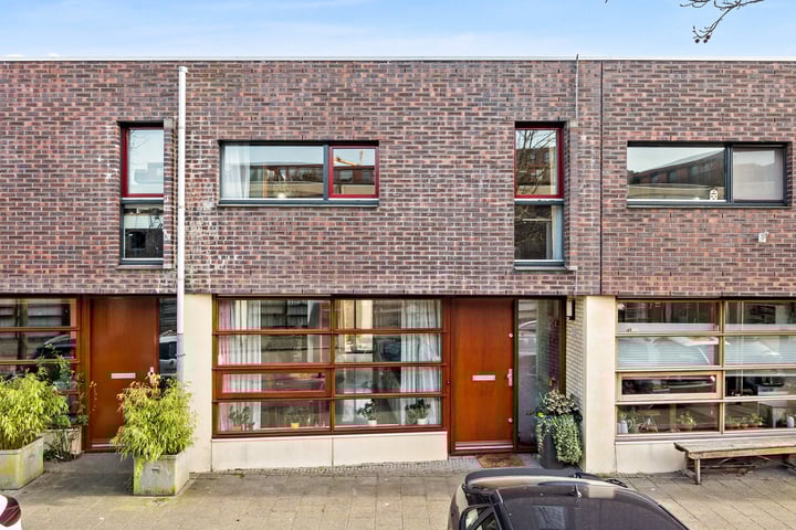 Laan van Van der Gaag 33 in Delft foto