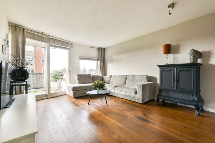 Laan van Vlaanderen 154 in Amsterdam foto