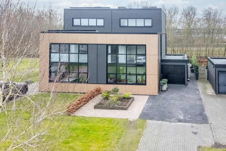 Laan van Zonnehoeve 224 in Apeldoorn foto