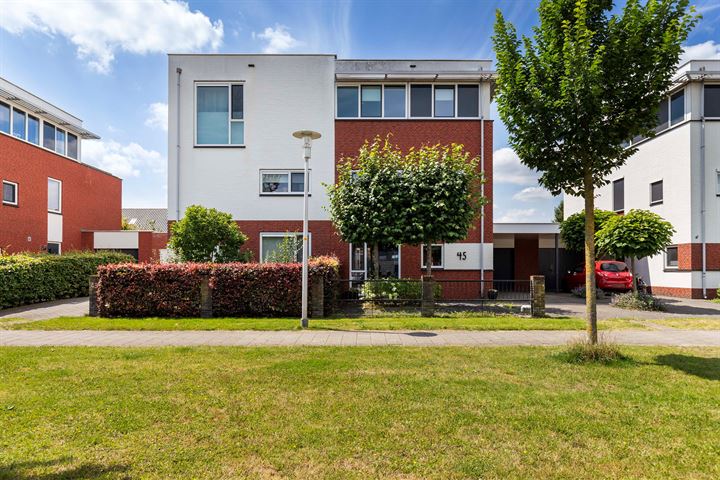 Laan van Zuidbroek 45 in Apeldoorn foto