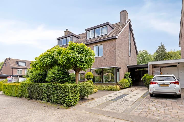 Laan van Zuilenveld 24 in Oud Zuilen foto