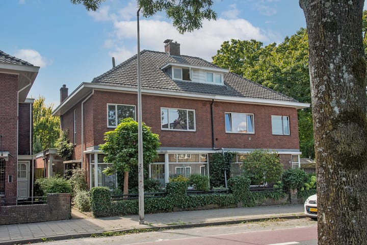 Laaressingel 58A in Enschede foto