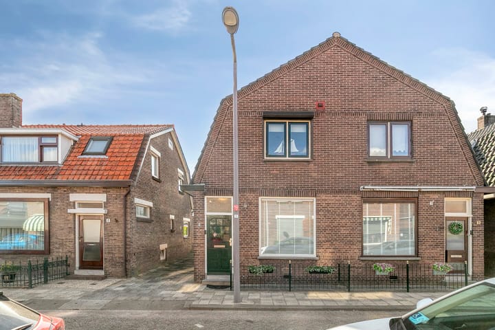 Labrijnstraat 6 in Pernis Rotterdam foto