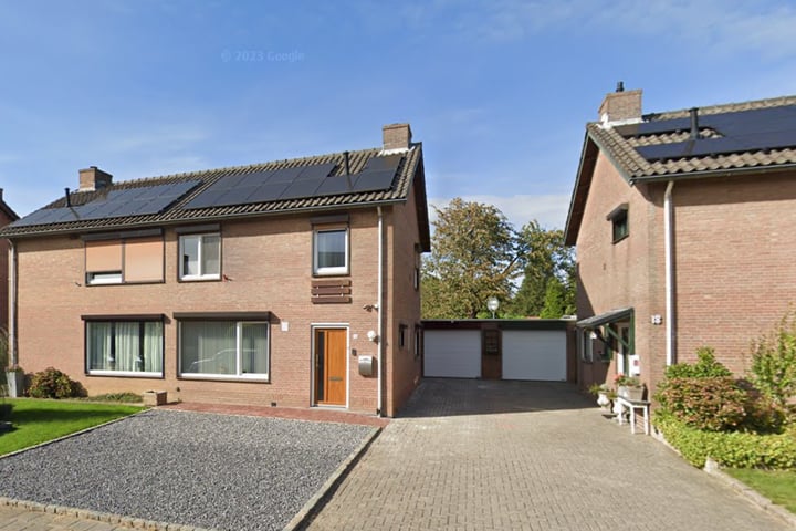 Lage Bongerd 16 in Roosteren foto