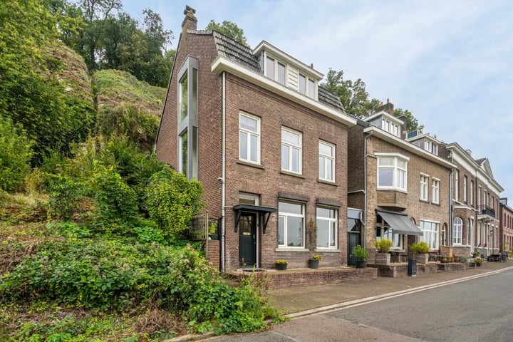 Lage Kanaaldijk 126A in Maastricht
