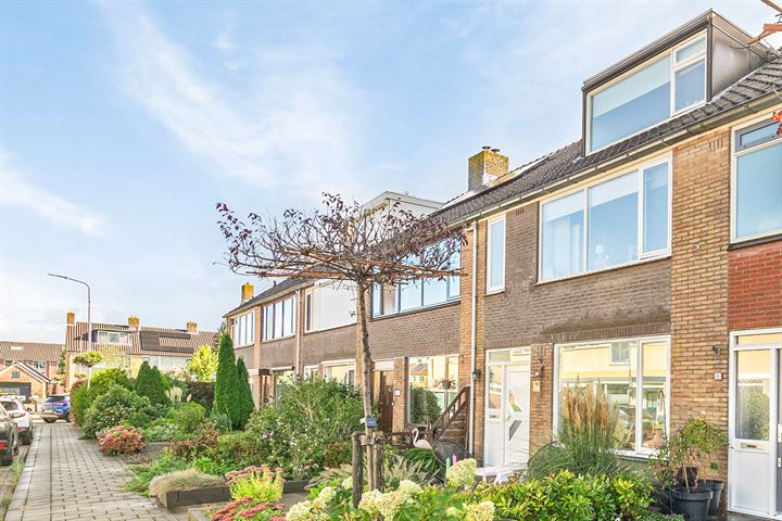 Lage Nes 10 in Heerjansdam foto