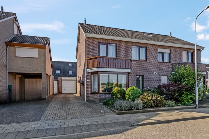 Lage Zandsestraat 8 in Haalderen foto