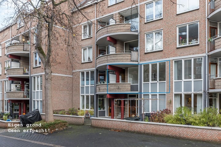 Lakenweversplein 22B in Maastricht foto