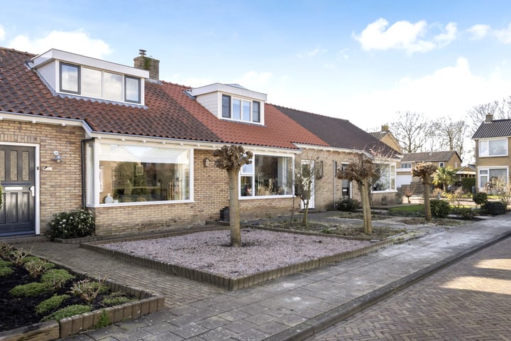 Lammert Hofstrastraat 8 in Franeker foto