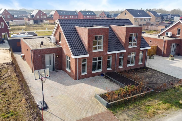 Lange Akker 33 in Norg foto