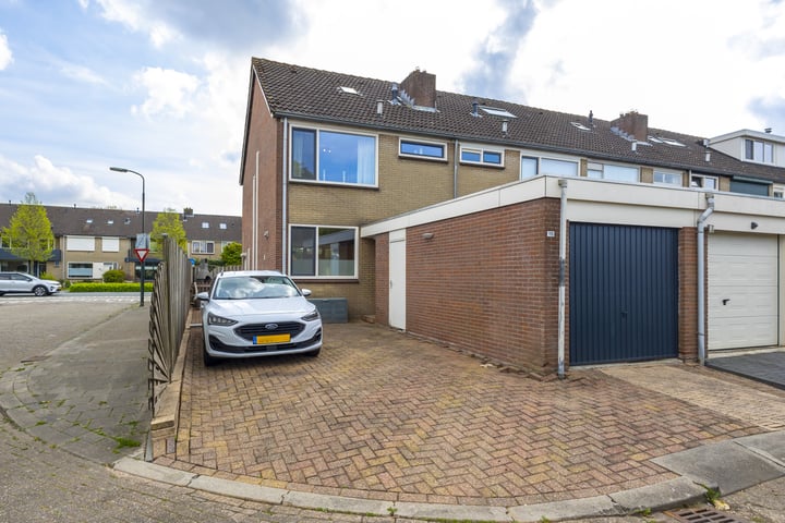 Lange Griendsweer 115 in Hardinxveld-Giessendam foto