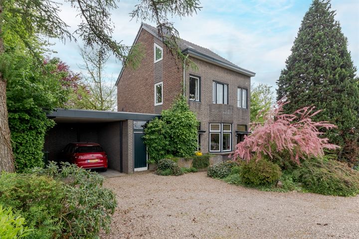Lange Raarberg 32 in Meerssen foto