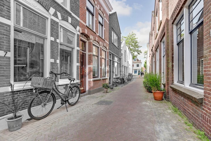 Lange Willemsteeg 9 in Gouda foto