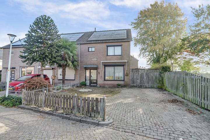 Langehof 26 in Ammerzoden foto