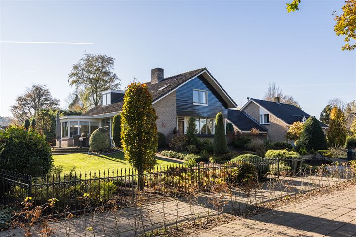 Langestraat 143 in Delden foto