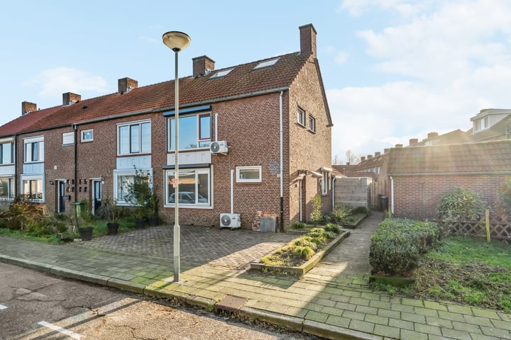Langeweg 193 in Gennep foto