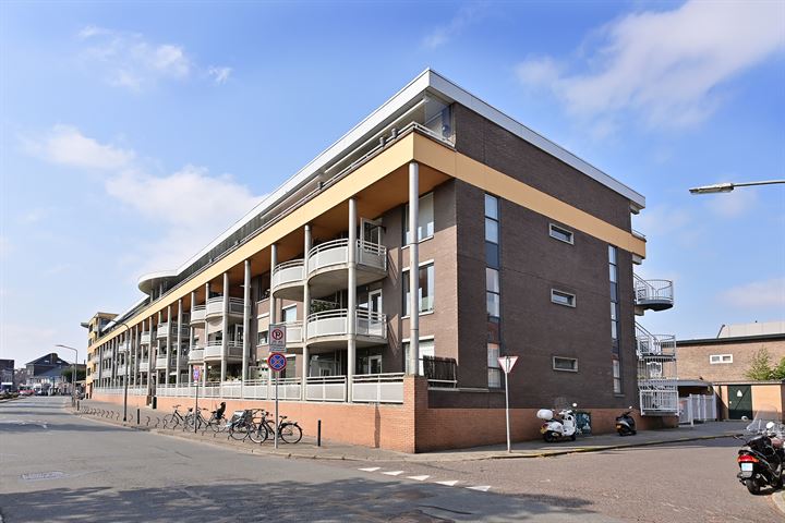 Langgewenst 61 in Hilversum foto