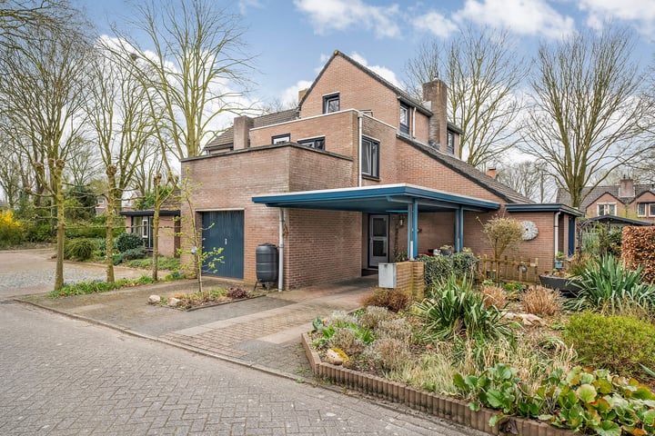 Laurier 18 in Raalte foto