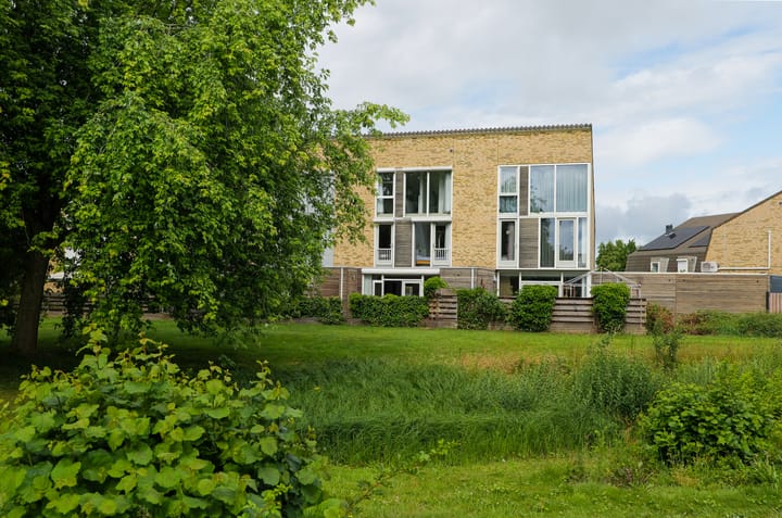 Laurierpark 124 in Assen foto