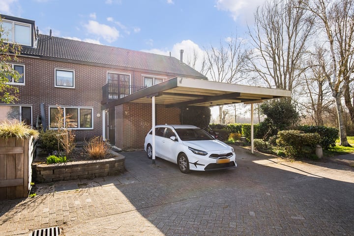 Leden 16 in Nieuw-Vennep foto