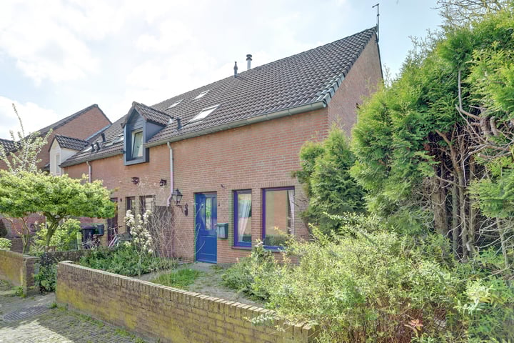 Leefdaelhof 7 in Waalwijk foto
