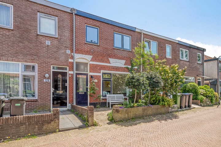 Leeghwaterstraat 124 in Hilversum foto