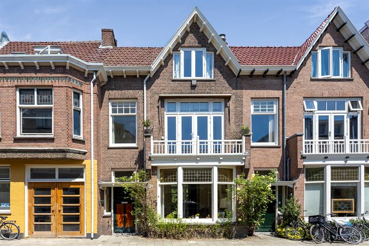 Leeghwaterstraat 15 in Haarlem foto