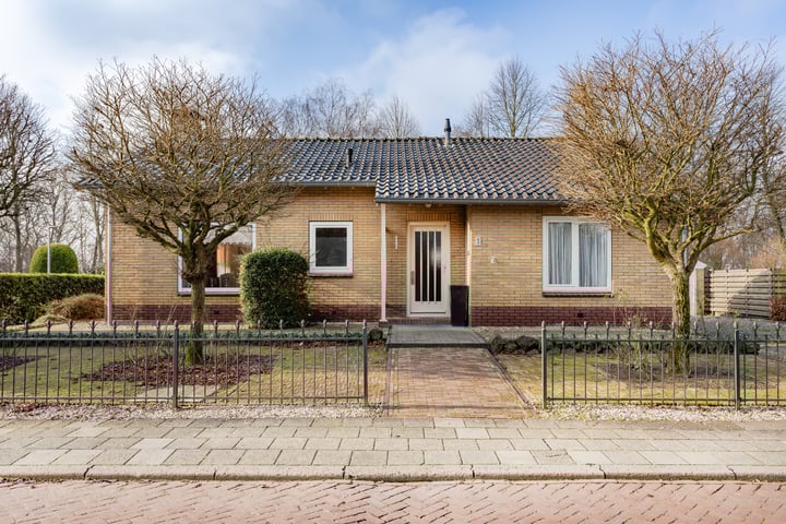 Leeghwaterstraat 5 in Middenmeer foto