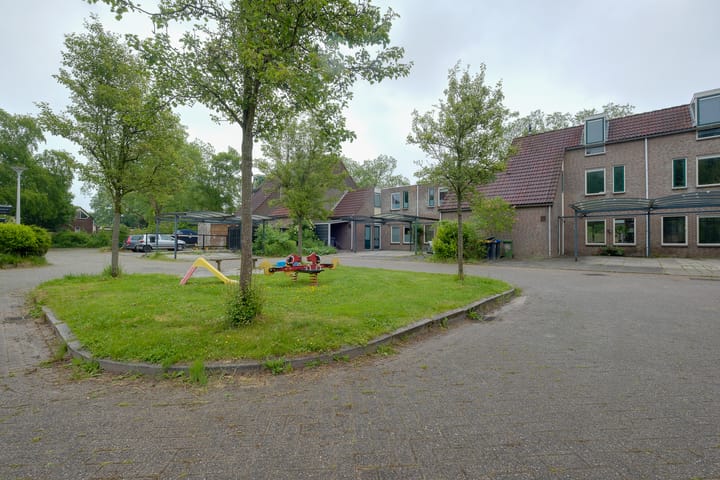 Leemveld 150 in Assen foto
