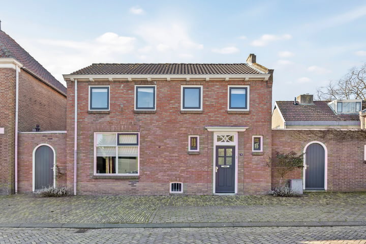Leerthouwerstraat 12 in Geertruidenberg foto
