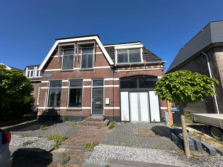 Leeuwarderstraatweg 2 in Heerenveen