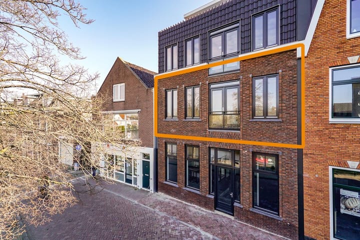 Leeuwarderweg 1-104 in Sneek foto