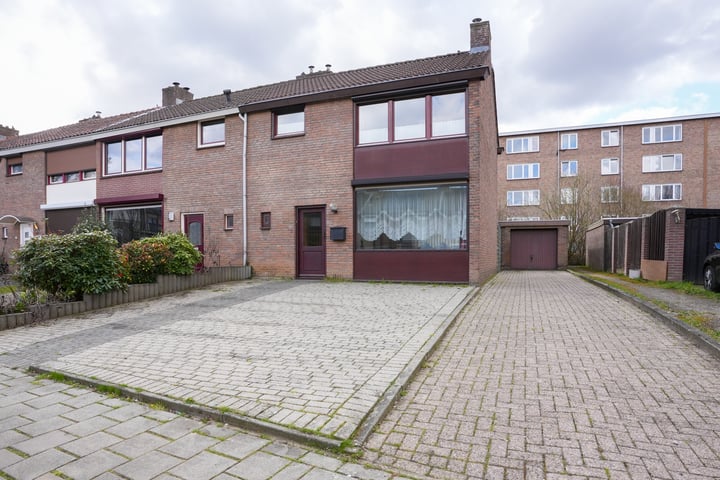 Leeuwenhoekstraat 7 in Geleen foto