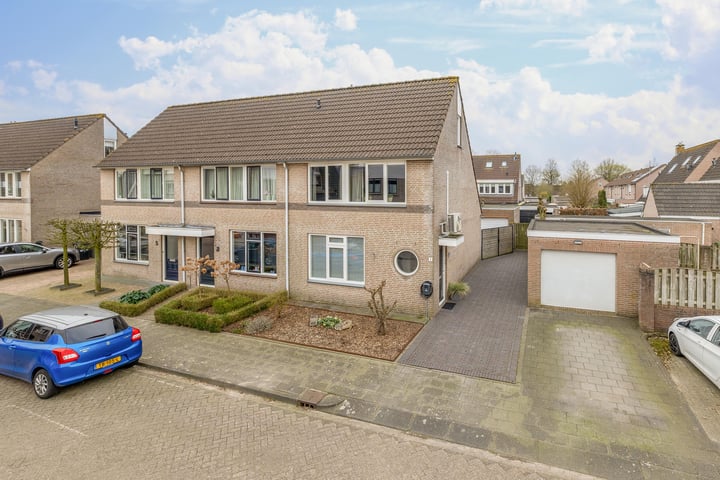 Leeuwerik 1 in Sprang-Capelle foto
