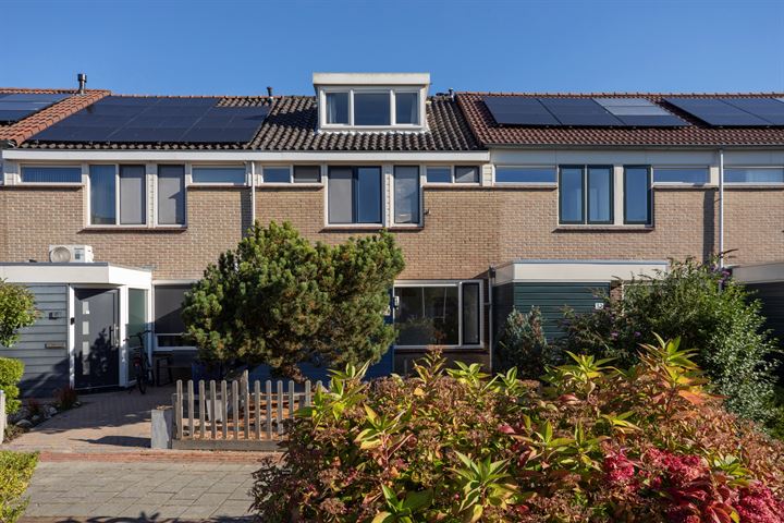 Leeuwerikenhof 34 in Rozenburg foto